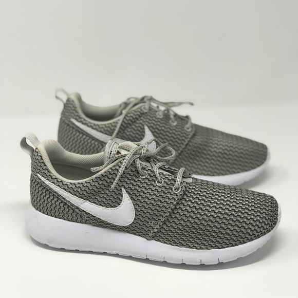 Nike Shoes - NWT Nike Roshe One GS Light Bone White k/W AUTHENT
